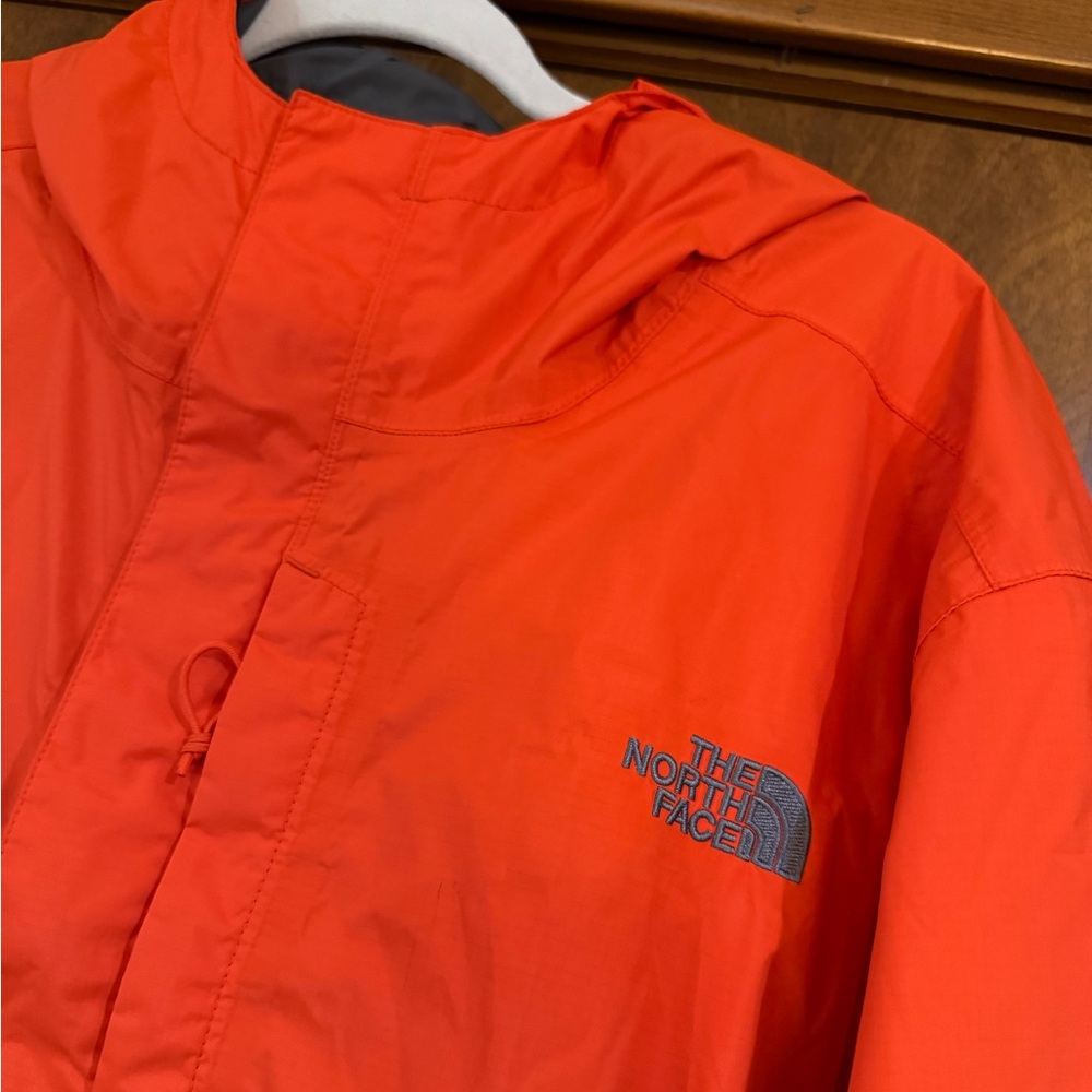 North Face rain jacket size XL - Picture 10 of 10
